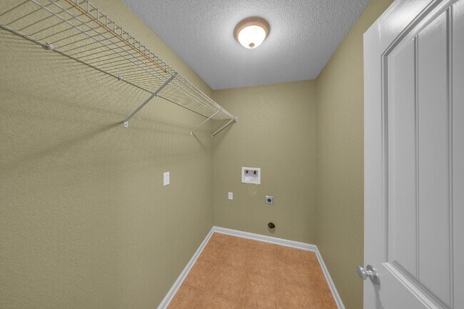 Building Photo - "Charming 3-Bedroom with 2 Full Baths in Valdosta – Perfect Blend of Comfort and Style!"