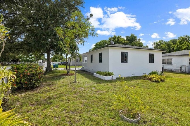 Building Photo - 9055 NW 33rd Avenue Rd