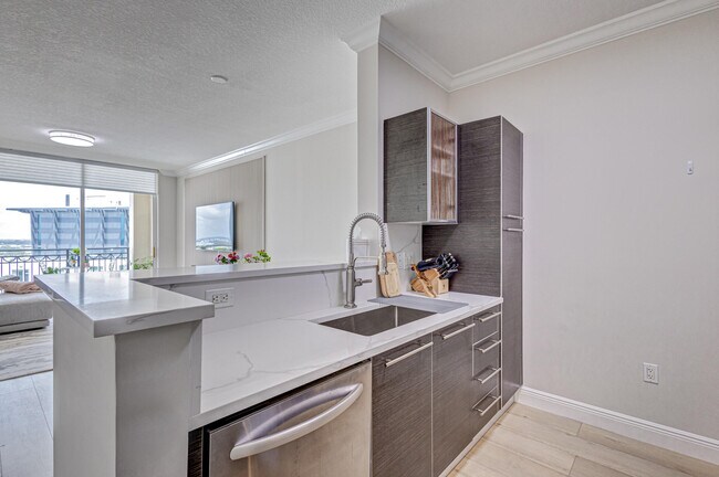 Building Photo - 550 Okeechobee Blvd