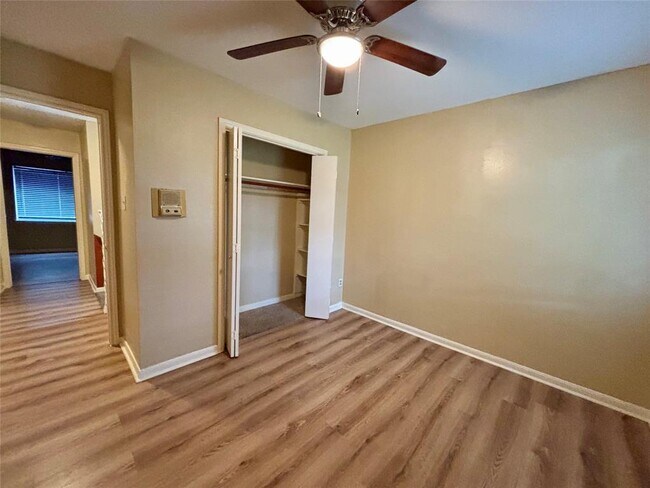 Building Photo - 8712 Wilcrest Dr