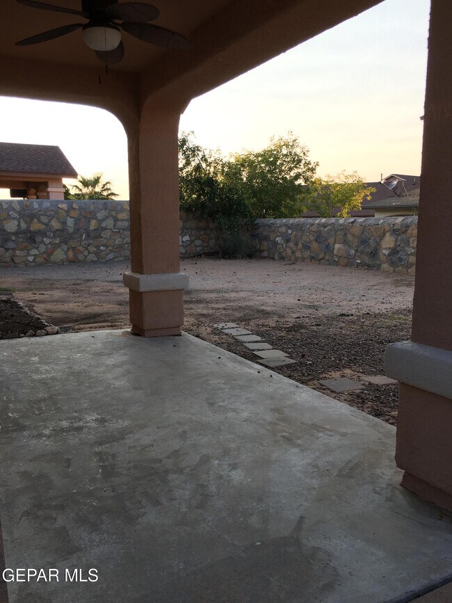 Building Photo - 14345 Apache Point Dr