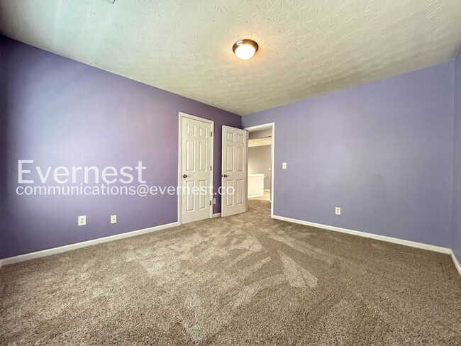 Building Photo - 729 Mountain Laurel Dr