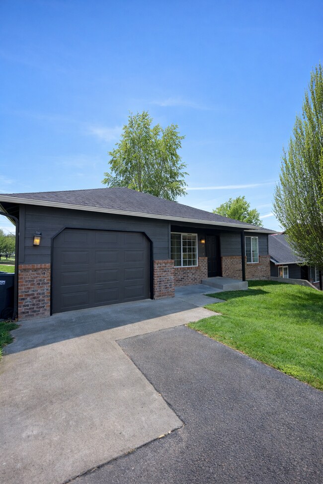 Building Photo - 605n11th