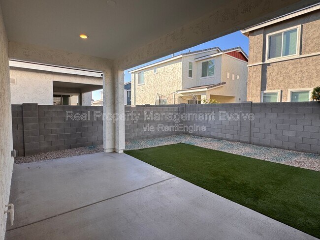 Building Photo - 15811 N 74th Ln