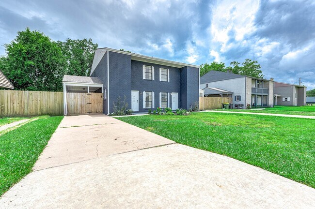 Building Photo - 4620 W Orange St