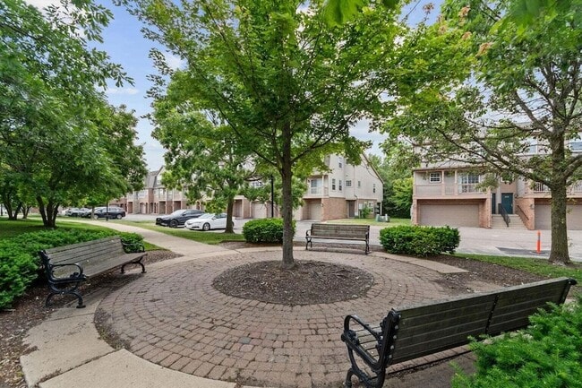 Building Photo - 2777 Barclay Way
