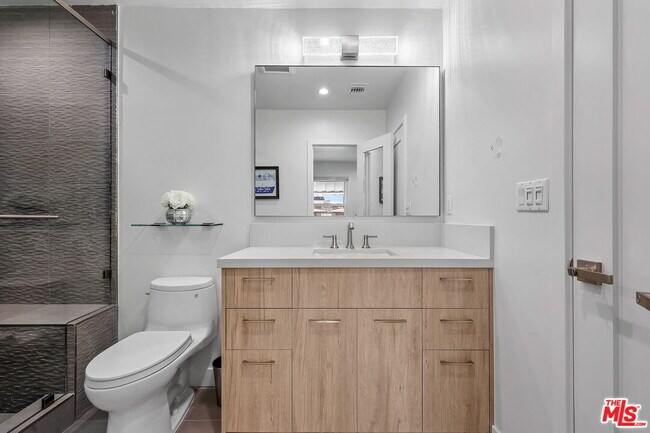 Building Photo - 12849 Tiara St