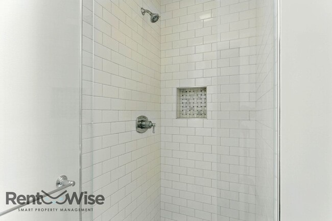Building Photo - 61 Marview Way
