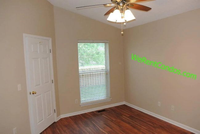 Building Photo - 301 Daniel Ave