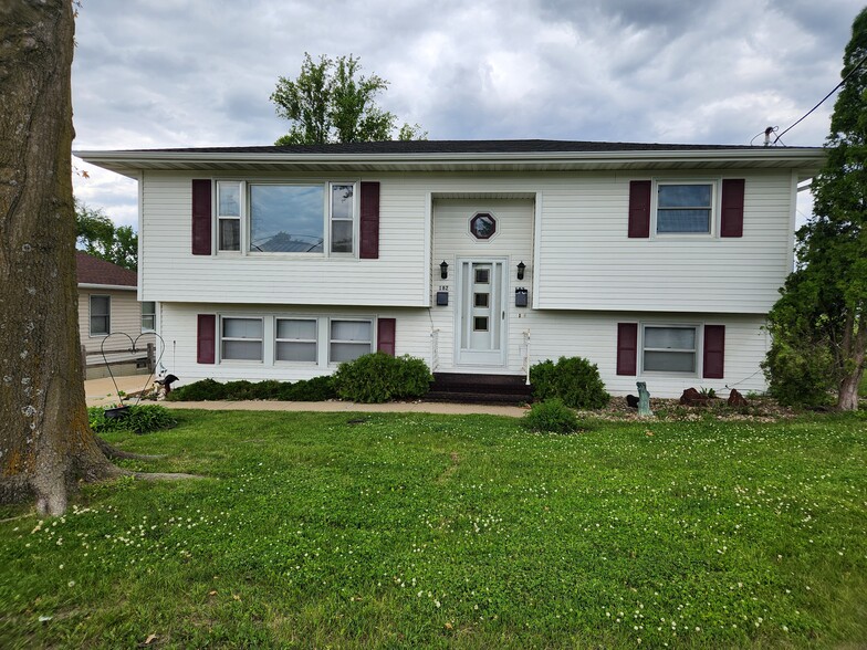 Front view - 182 8th Ave