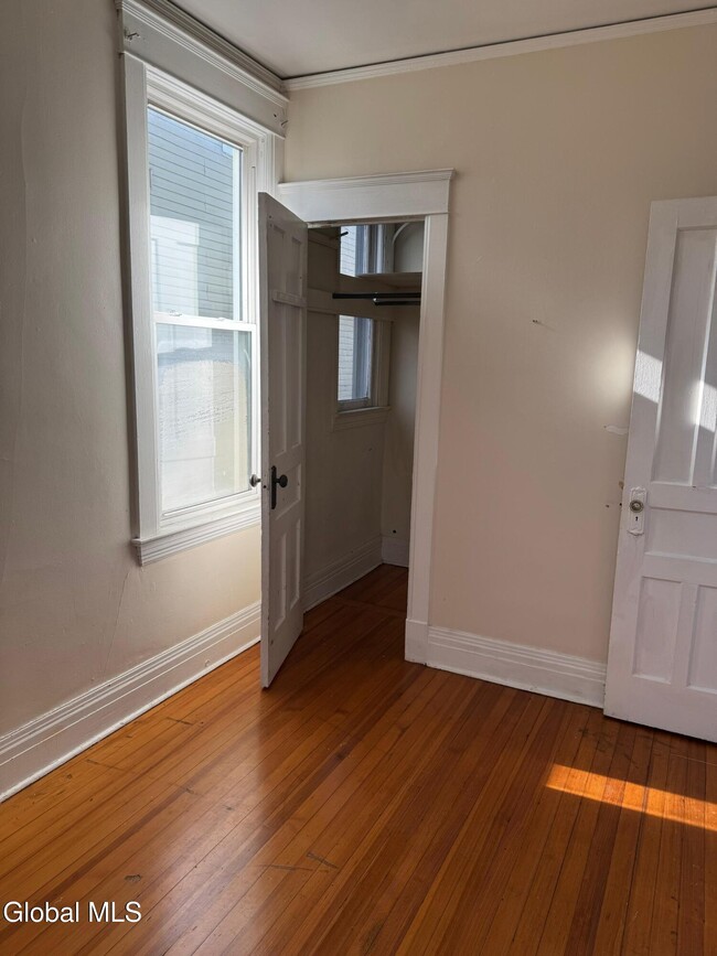 Building Photo - 535 Hamilton St