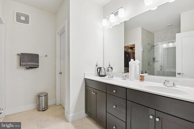 Building Photo - 55 Silverway Dr