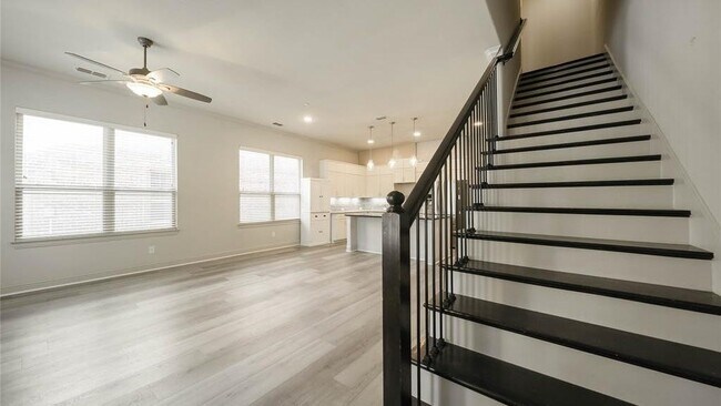 Building Photo - 2745 Troutt Dr