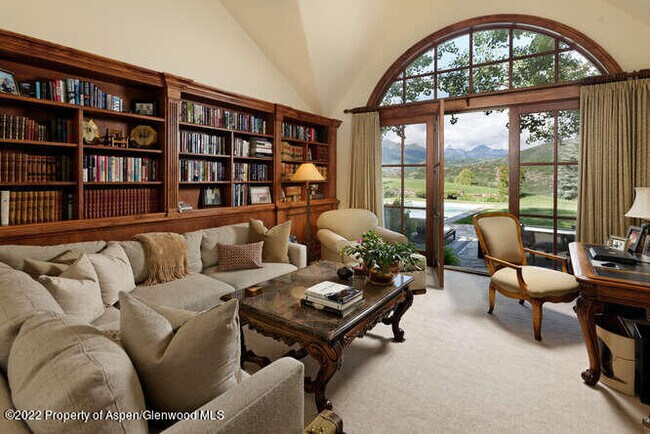 Building Photo - 650 Pioneer Springs Ranch Rd