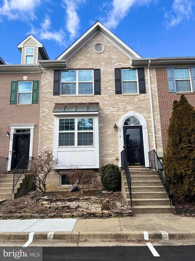 Primary Photo - 518 Francis Nicholson Way