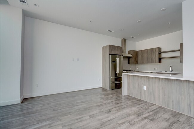 Building Photo - 1211 Caroline St