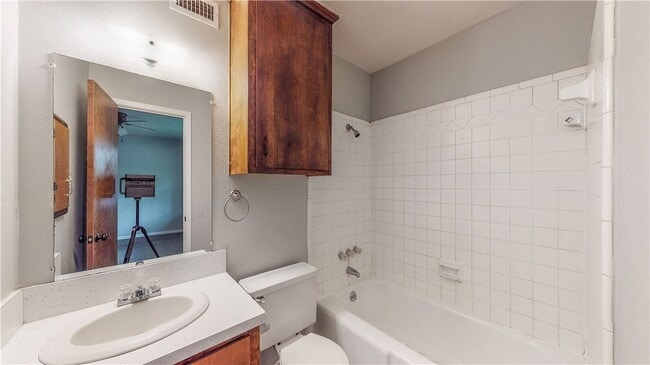 Building Photo - 1108 Forest Glen Ct