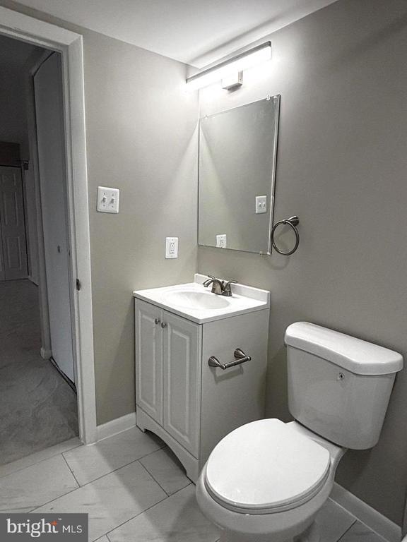 Building Photo - 5565 Columbia Pike