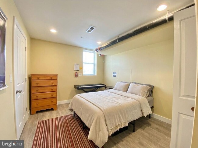 Building Photo - 2214 N Camac St