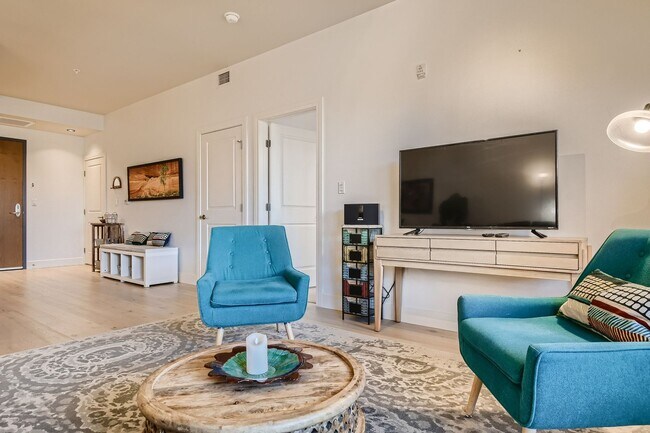 Building Photo - Modern 1 BDR in Peloton - Ground Floor - Full Accessible