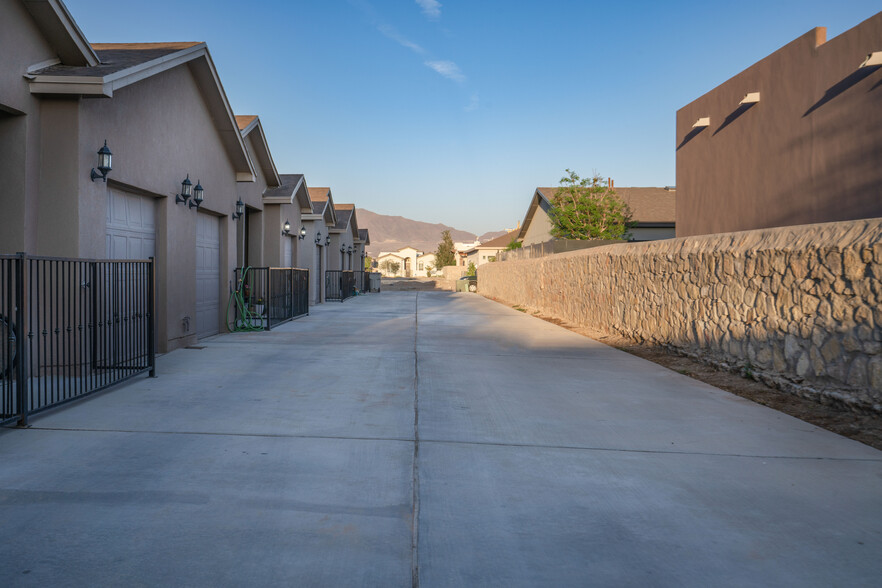 Building Photo - 1074 Hoppas Ct