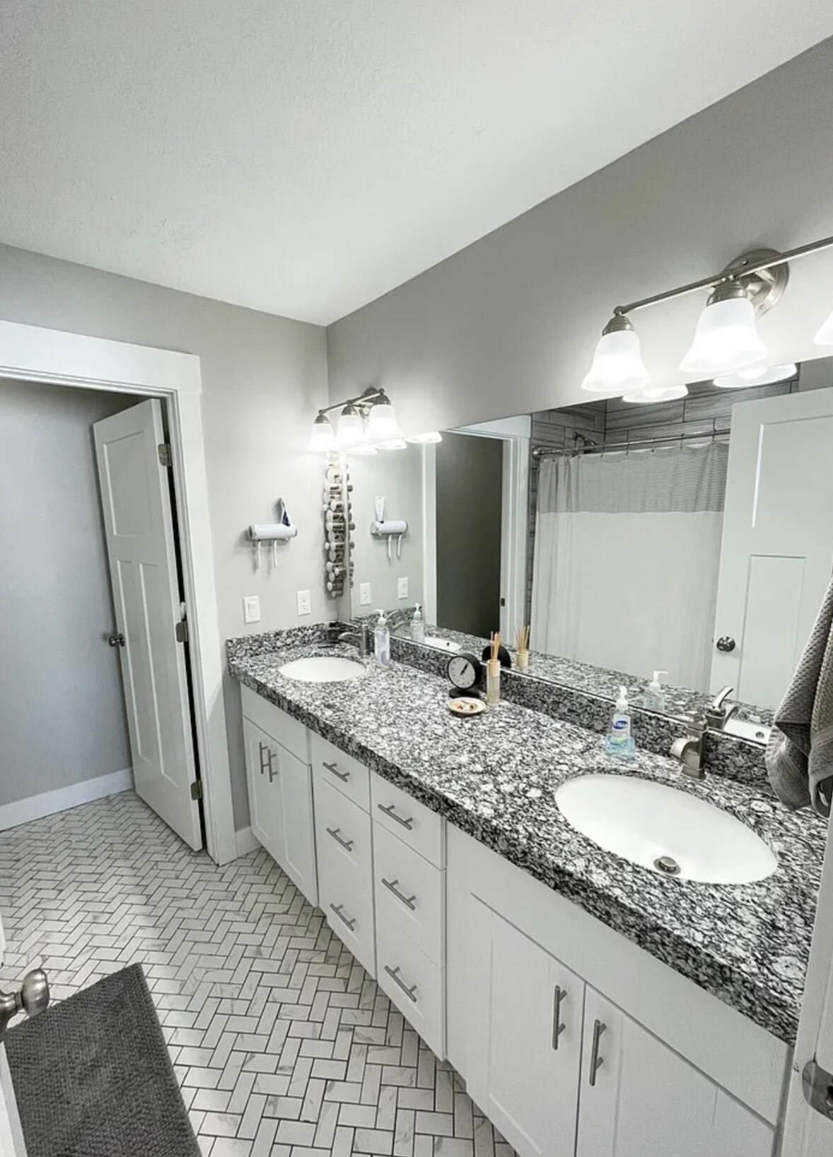 Building Photo - 1999 E Abbey Way