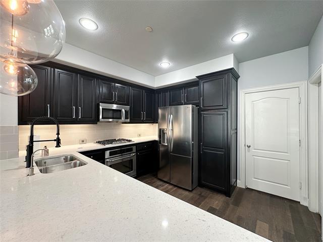 Building Photo - 2729 Troutt Dr