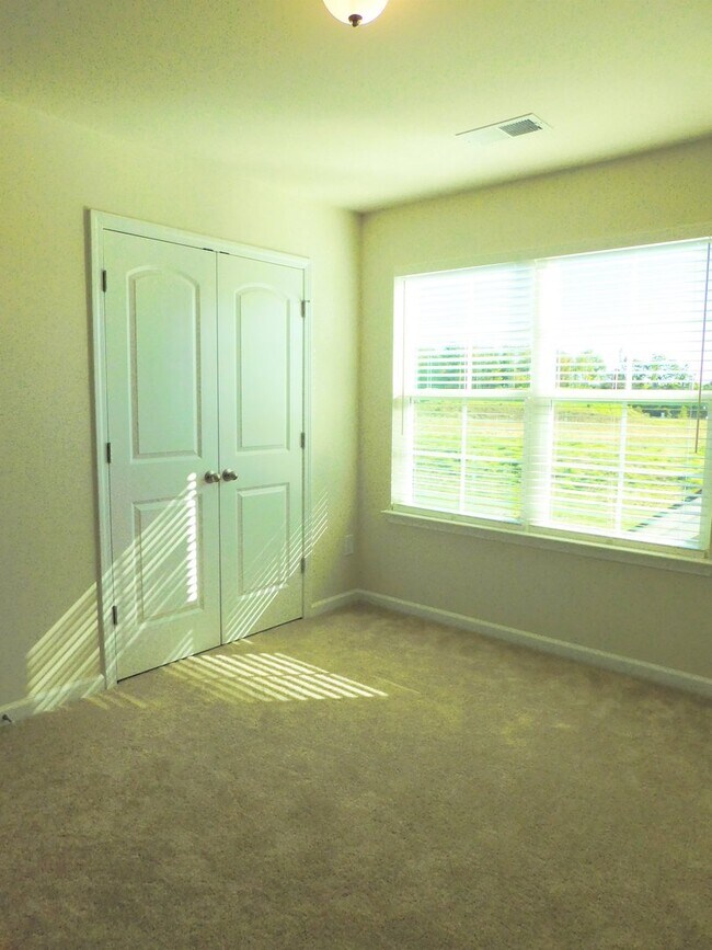 Building Photo - Luxury Townhome In Rea Farms Near Waverly!...