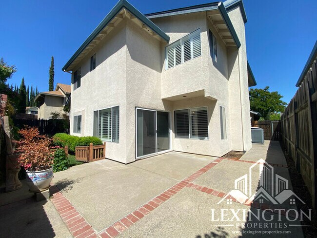 Building Photo - 6118 Cameo Dr