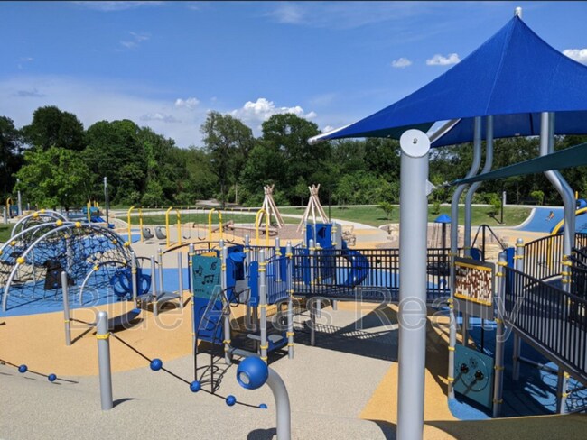 Building Photo - 3937 Creek Crossing Dr