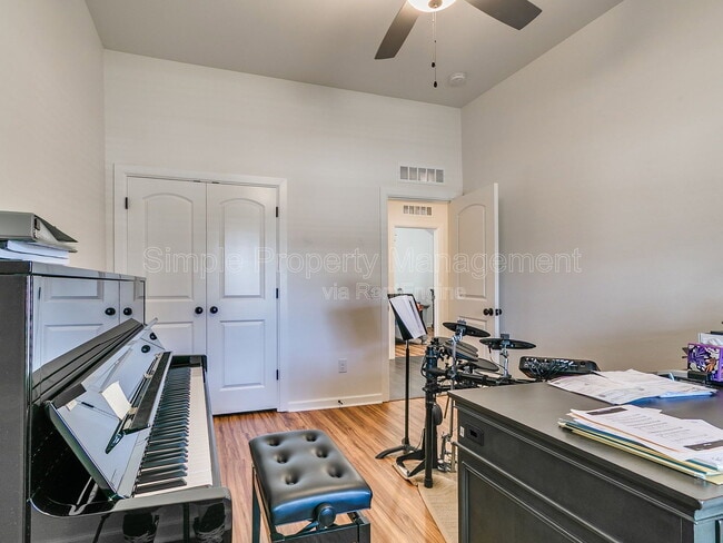 Building Photo - 18008 Jimenez Dr