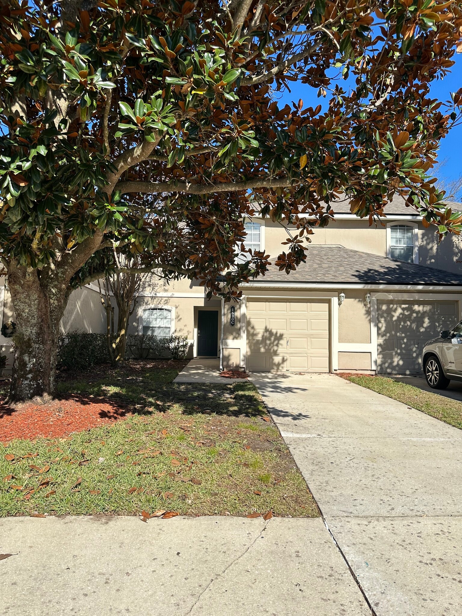 Building Photo - 1630 Vineland Cir