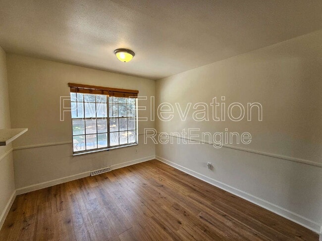 Building Photo - 6824 S Willow St