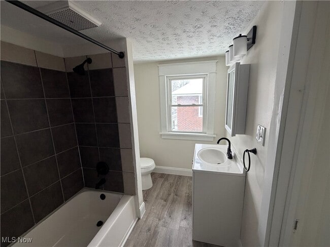 Building Photo - 443 S Union Ave