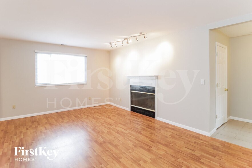 Building Photo - 618 Neptune Way