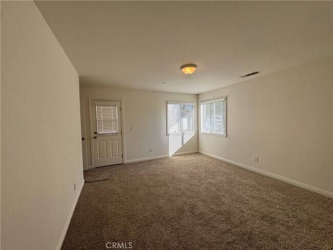 Building Photo - 1336 Calle Tulipan