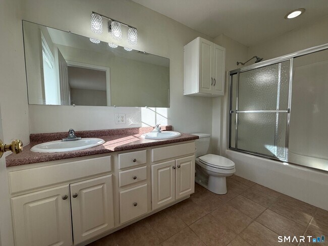 Building Photo - 152 Briar Ln