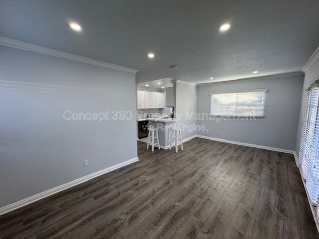 Building Photo - 2061 Lomina Ave