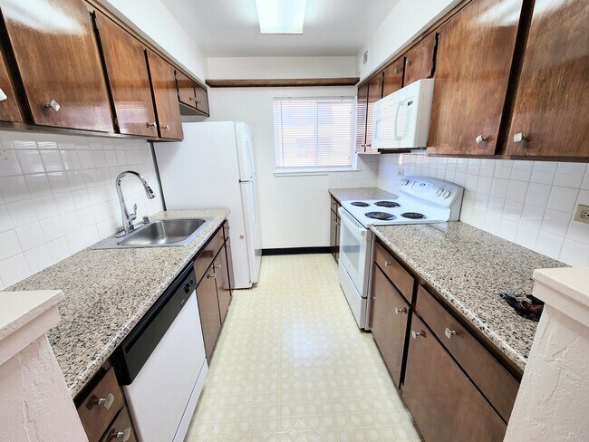 Kitchen - 4216 Admiralty Ln