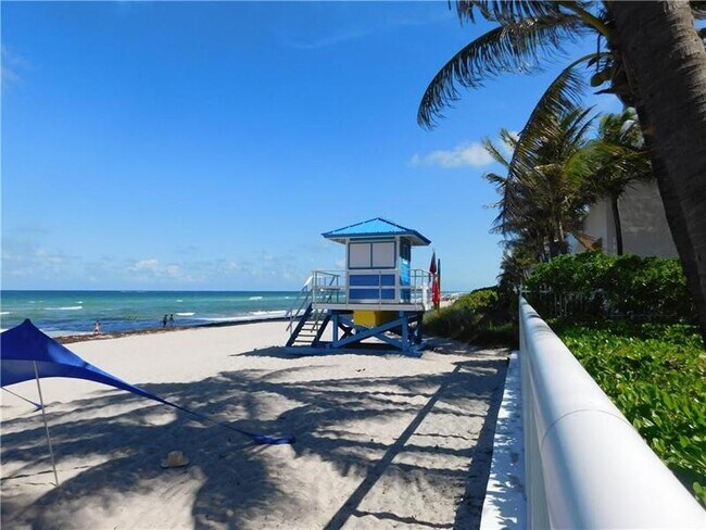 Building Photo - 3001 S Ocean Dr