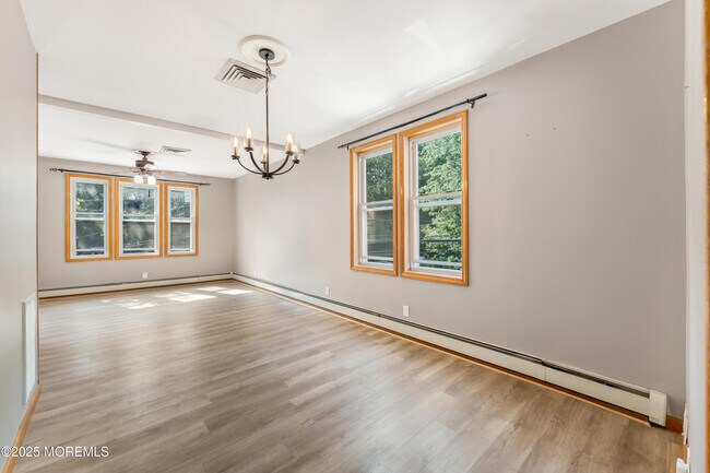 Building Photo - 656 Boulevard