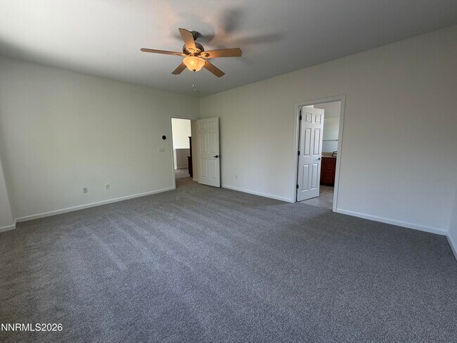 Building Photo - 10890 Oakhaven Dr