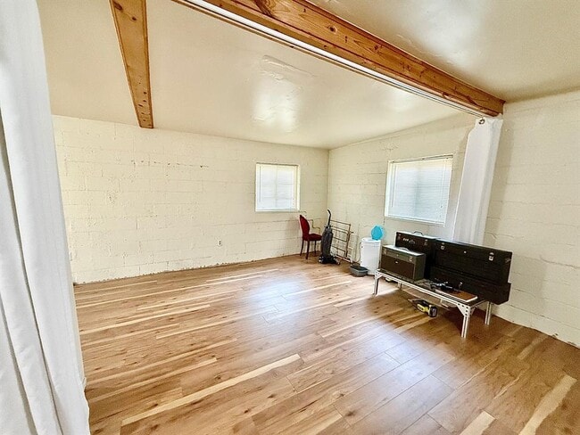 Building Photo - 5712 Chesterfield Ave