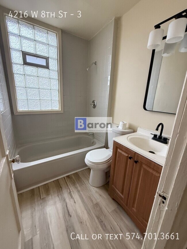 Building Photo - 4216 W 8th St