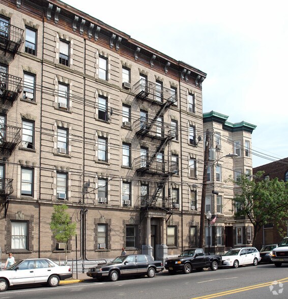 Primary Photo - 3604 - Park Avenue Palisades