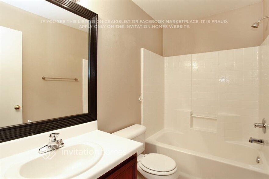 Building Photo - 5000 Diamond Ranch Ave