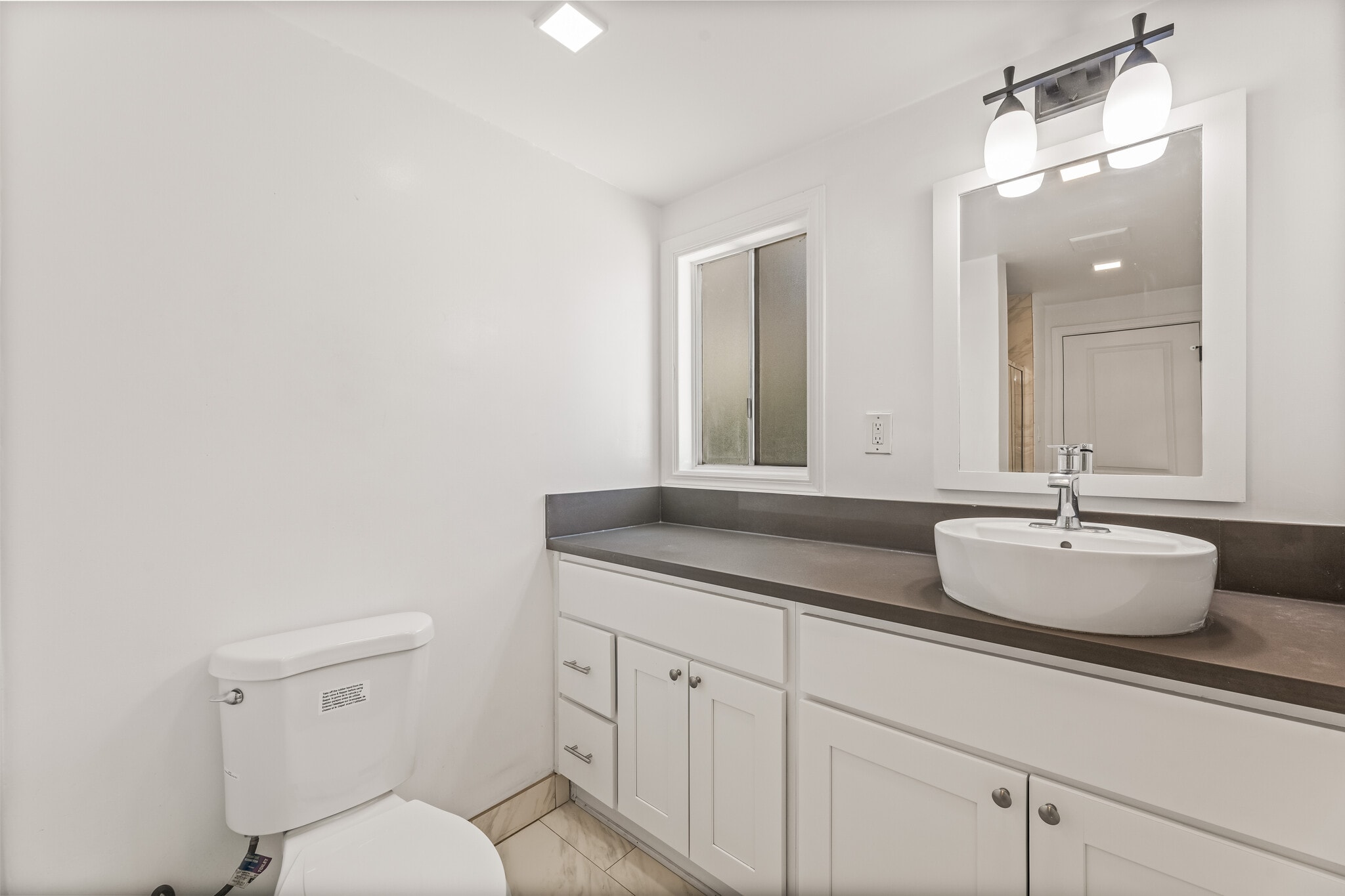 Building Photo - 5700 Vanalden Ave