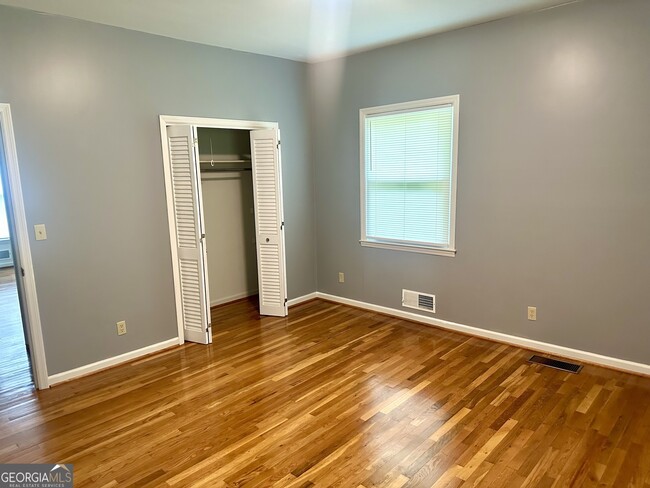 Building Photo - 1375 Zebulon Rd