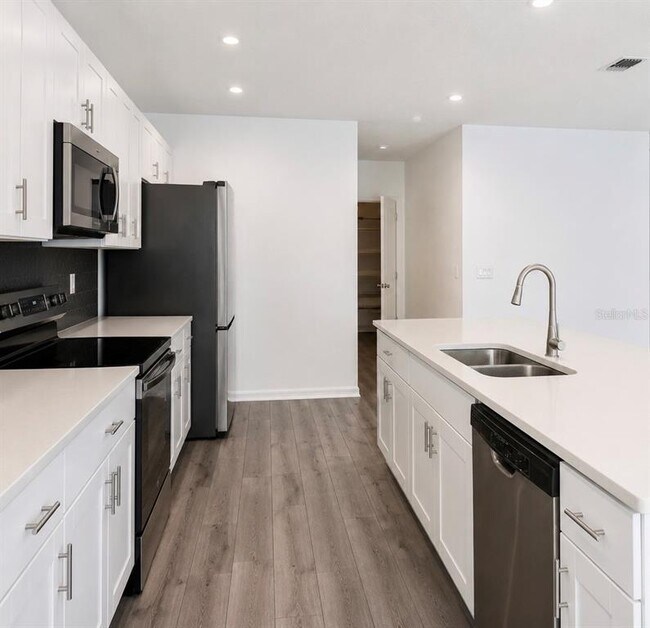 Building Photo - 5225 Tuscany Ln