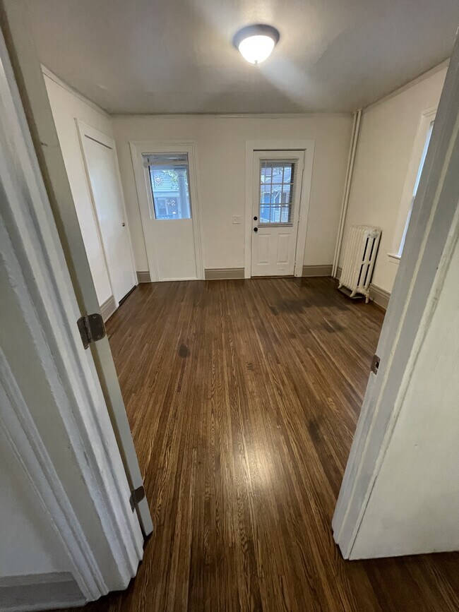 Front Room - 17 Whitmore St